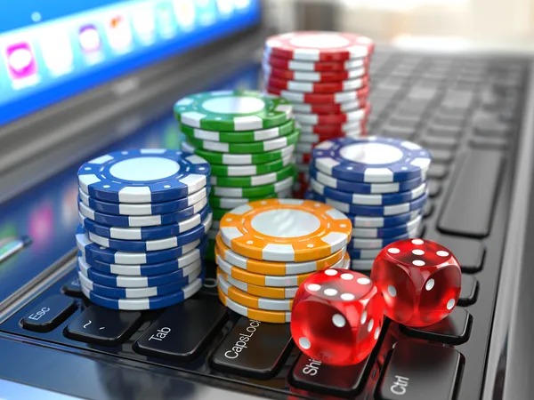 idwin777 mobile app interface showing slot games and live casino options
